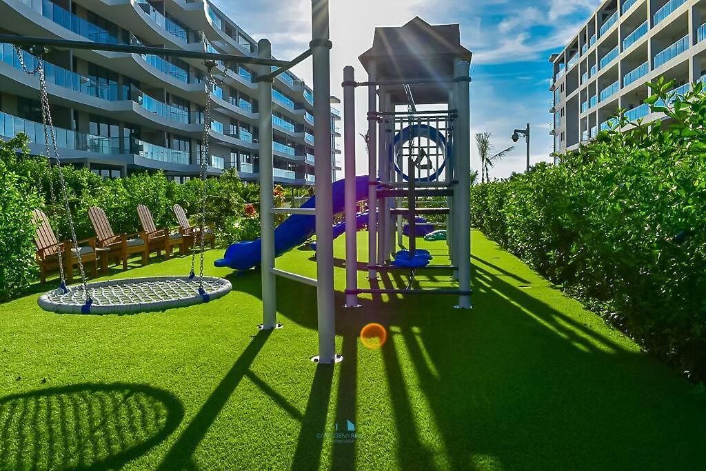 Vista Al Mar Lateral Panoramic View,spectacular Building,pools, Morros Zoe Ultimo Piso *