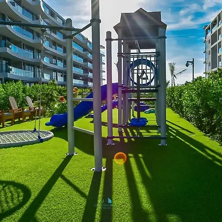 Vista Al Mar Lateral Panoramic View,spectacular Building,pools, Morros Zoe Ultimo Piso *