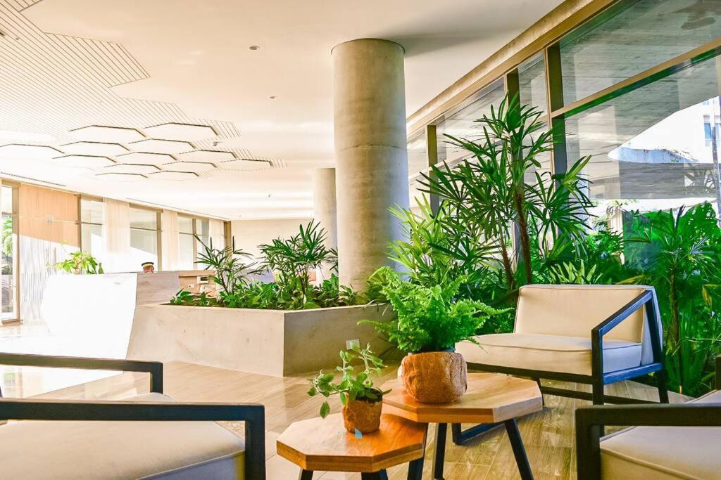 Ocean View Panorama Apartment: Beachfront Luxury With Pools Cartagena