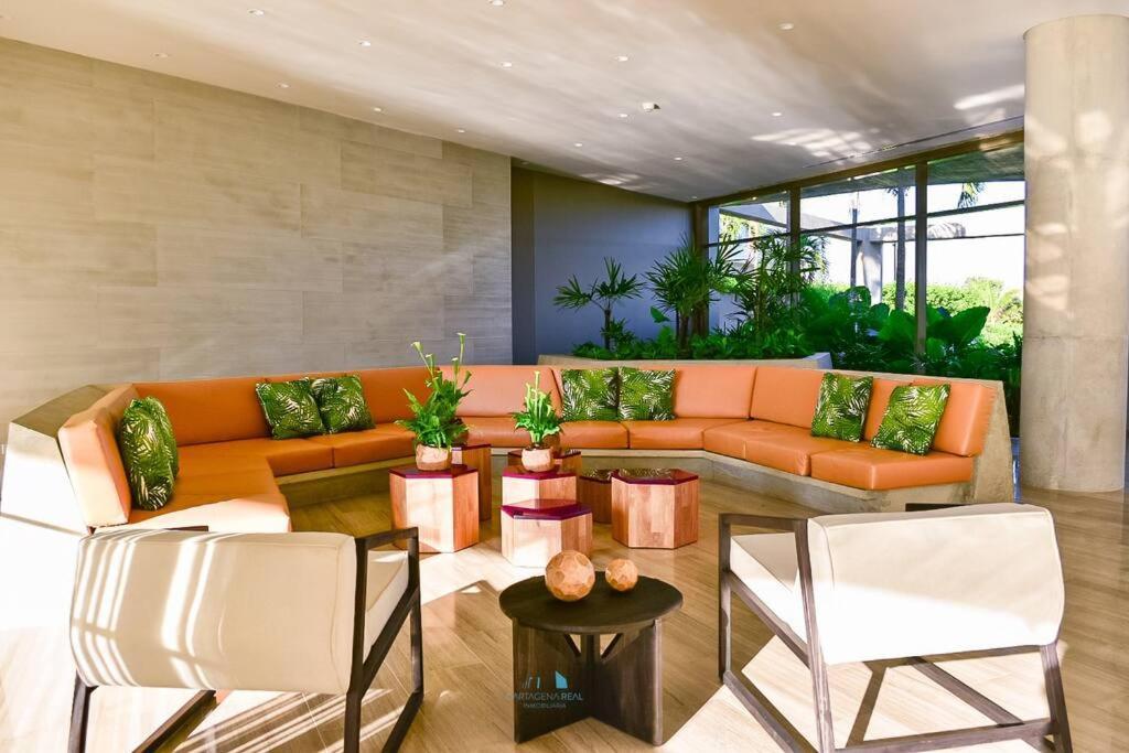 Ocean View Panorama Apartment: Beachfront Luxury With Pools