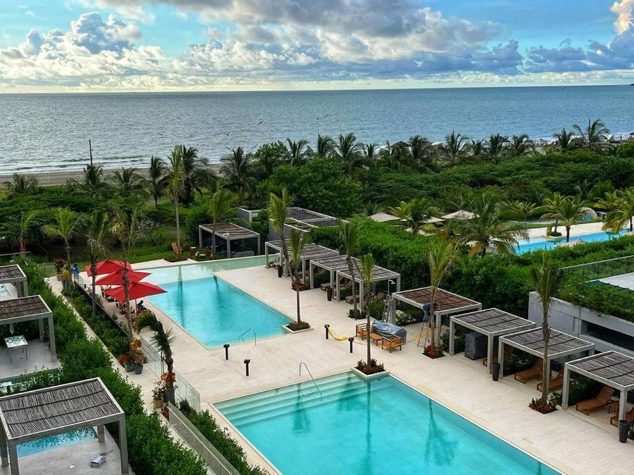 Apartment Ocean View Panorama Apartment: Beachfront Luxury With Pools Cartagena